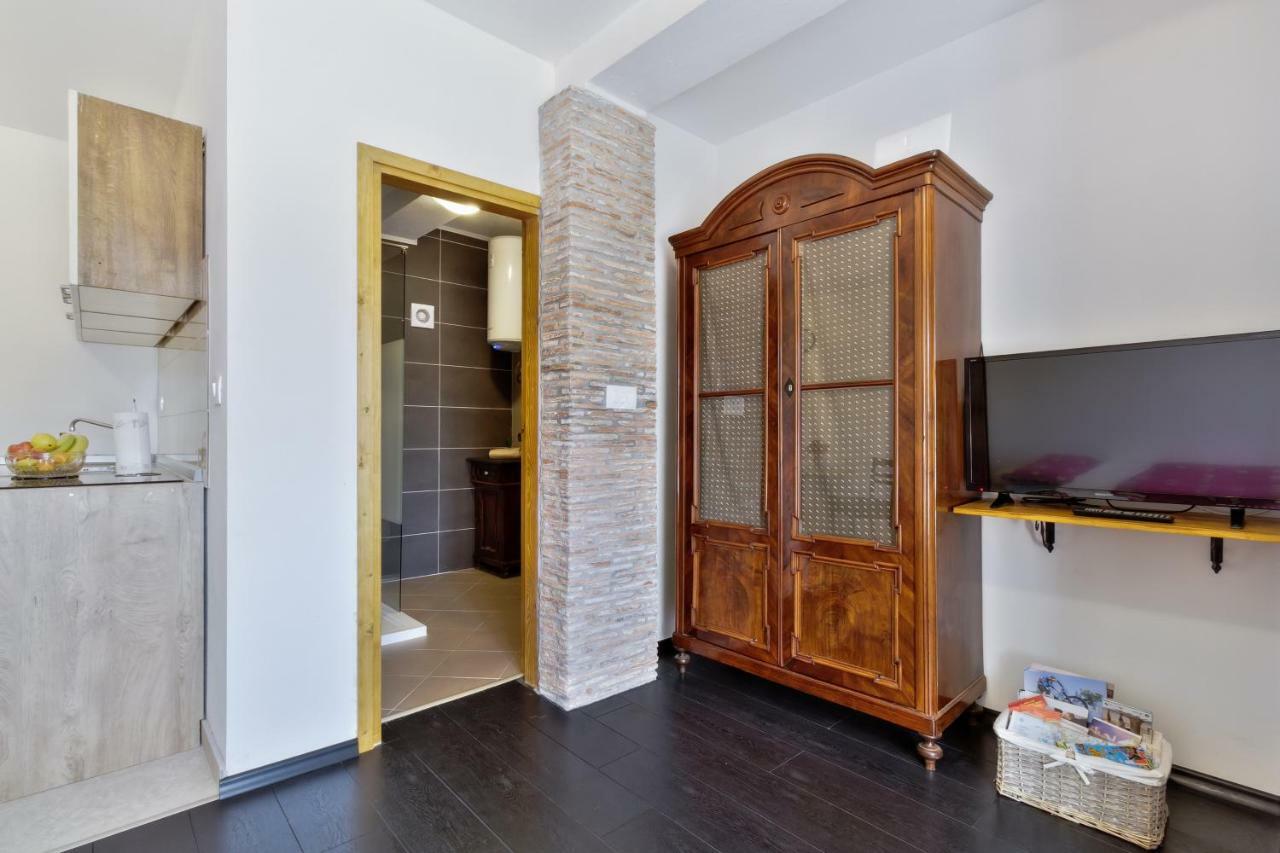 Apartmani Anna Umag Exterior photo